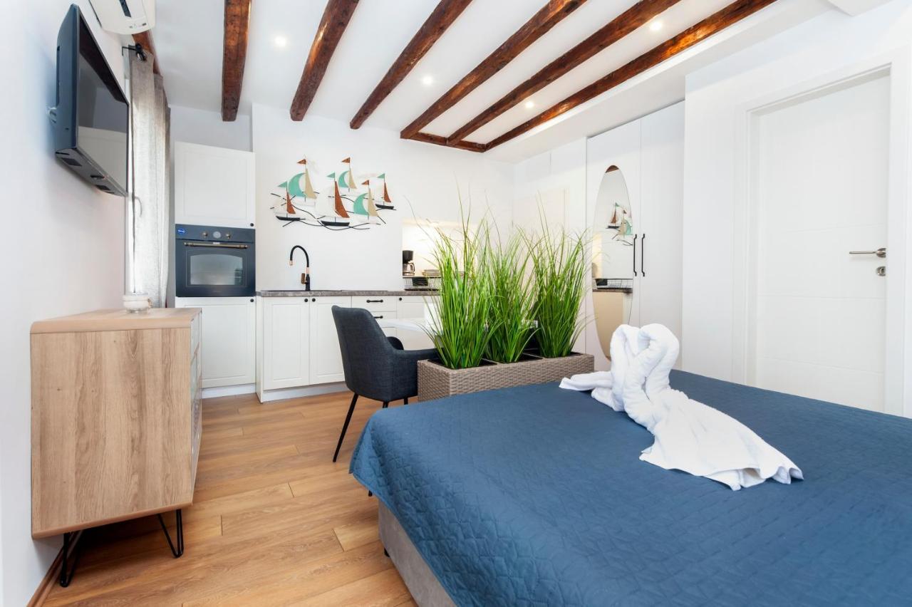 The Yellow House Apartments Rovinj Luaran gambar