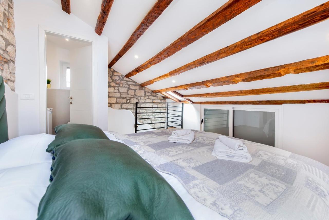 The Yellow House Apartments Rovinj Luaran gambar
