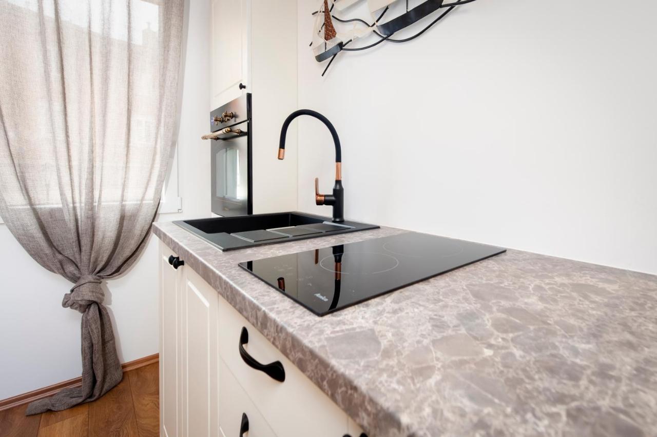 The Yellow House Apartments Rovinj Luaran gambar