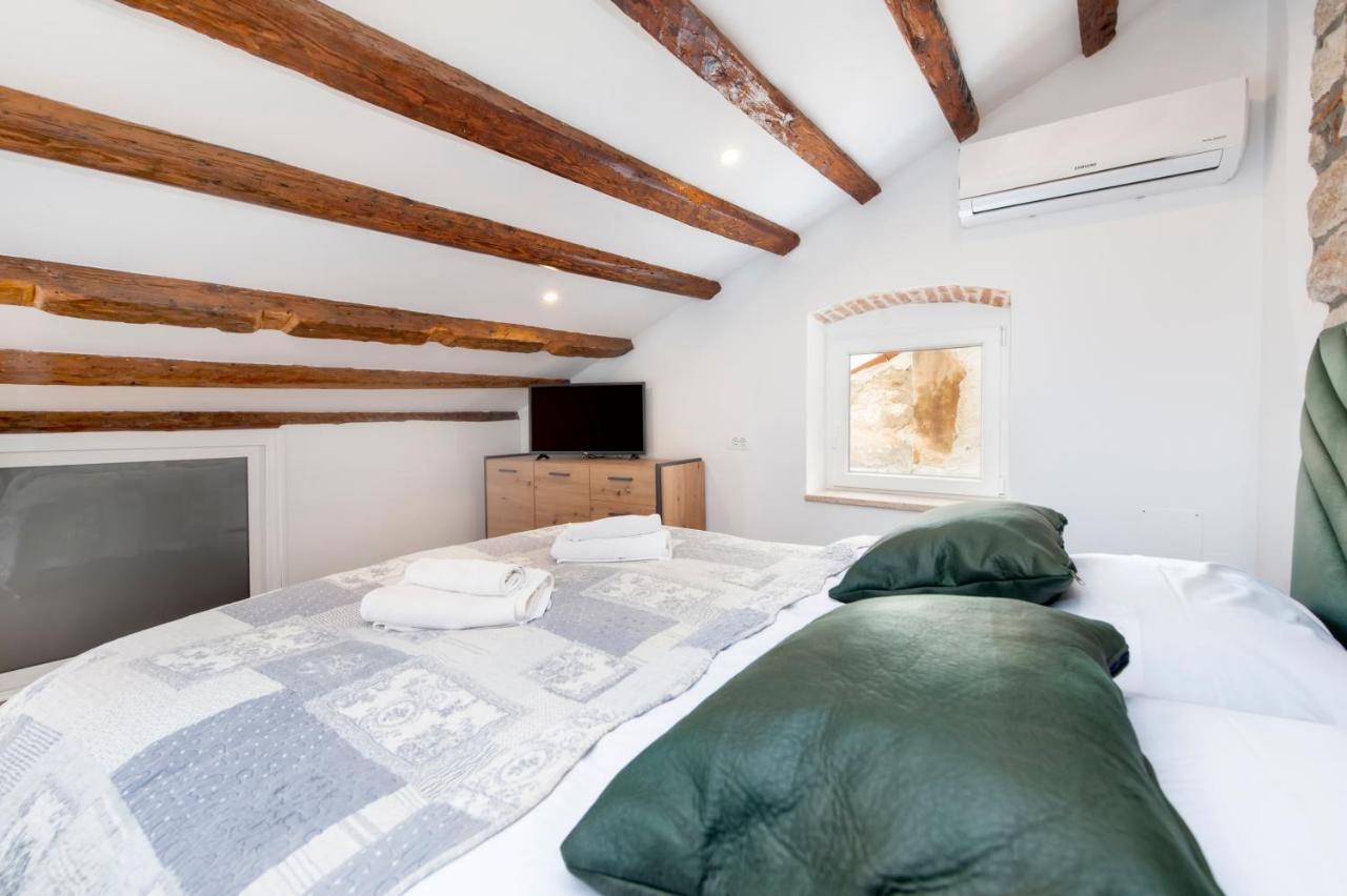 The Yellow House Apartments Rovinj Luaran gambar