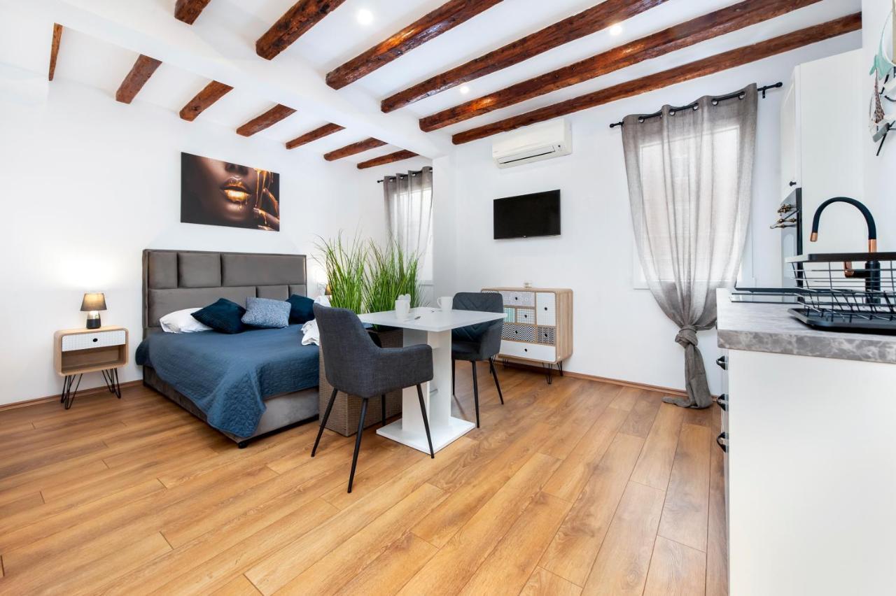 The Yellow House Apartments Rovinj Luaran gambar